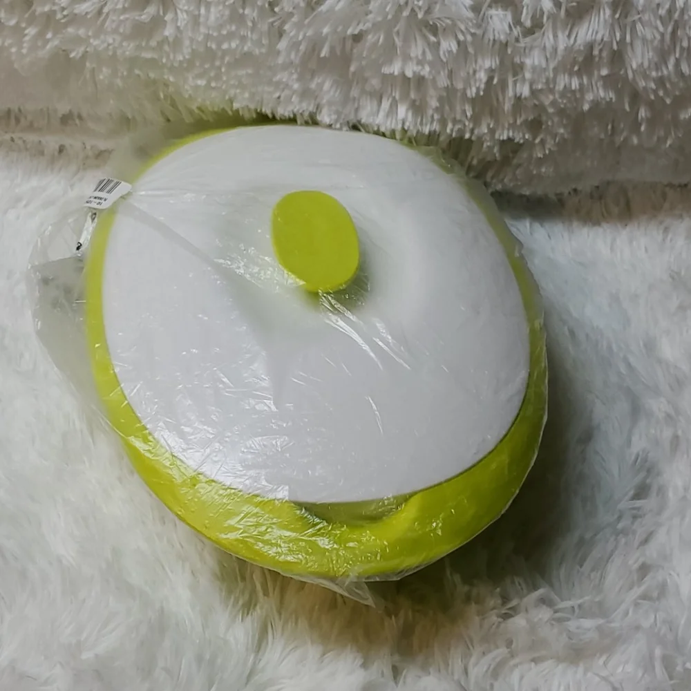 New Tupperware Blossom Serving Dish with spoon